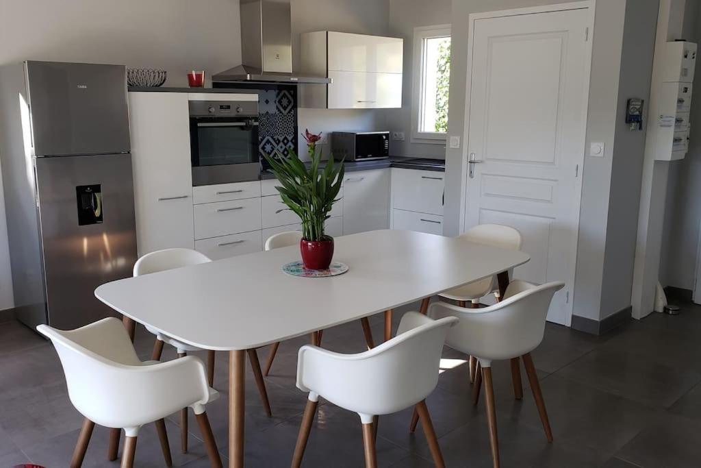 Maison Au Calme Et Proximite Plage. Holiday home *
